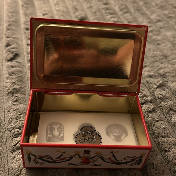 Louis Sherry Nutcracker Candy Trinket Jewelry Tin 🍭 Excellent Condition 🍫 - Picture 5 of 11